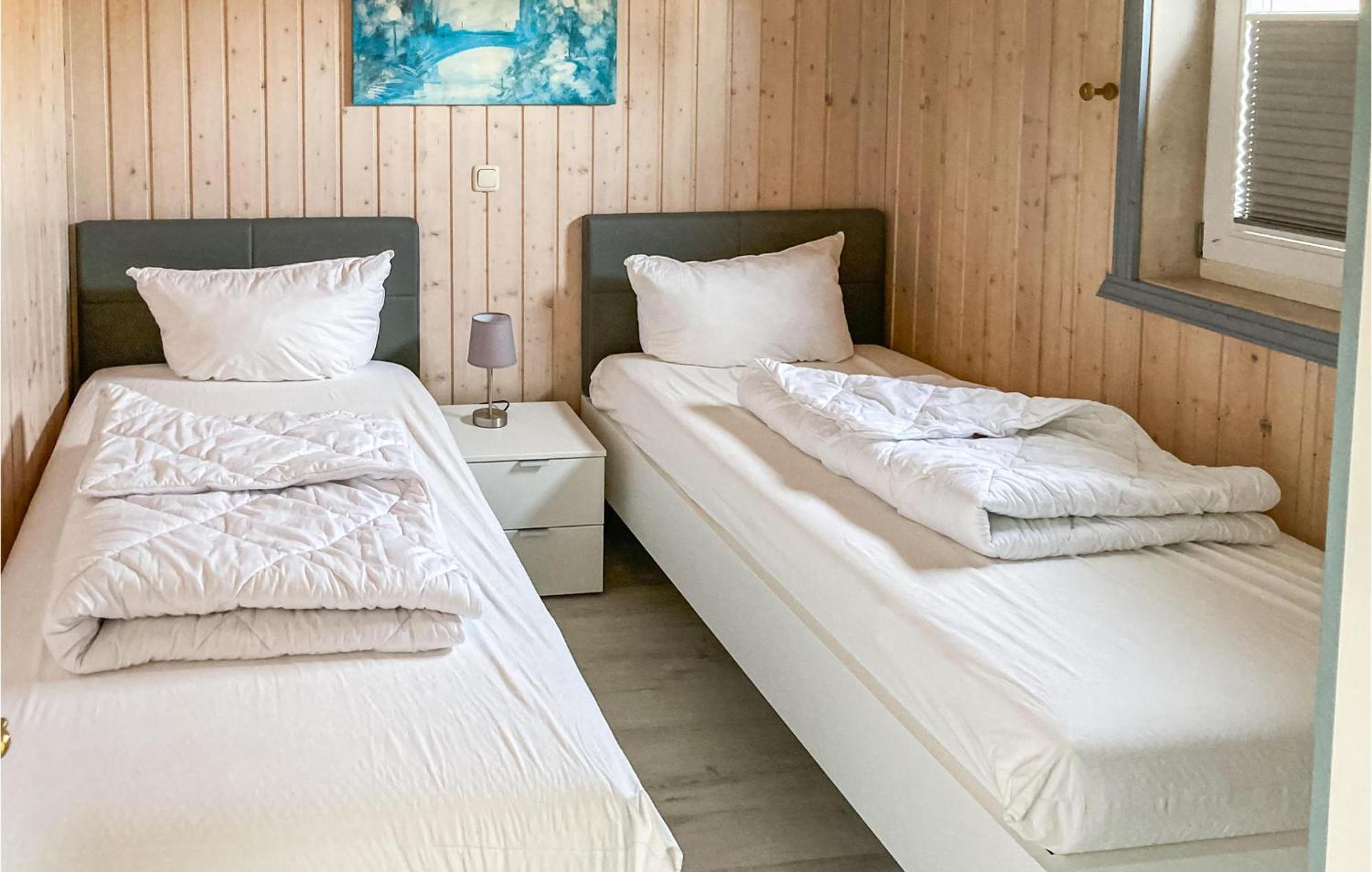 2 Bedroom Nice Home In Rechlin Bagian luar foto