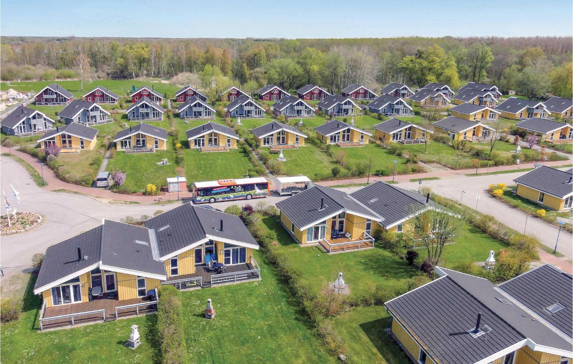 2 Bedroom Nice Home In Rechlin Bagian luar foto