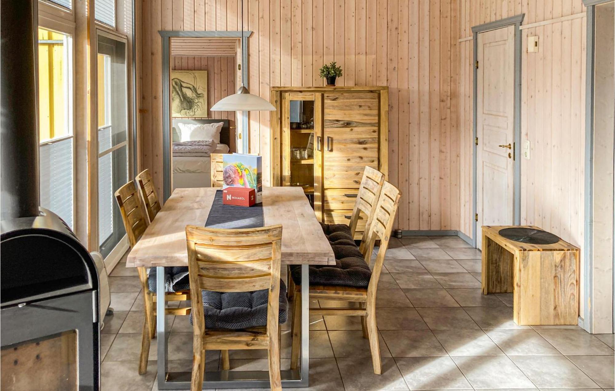 2 Bedroom Nice Home In Rechlin Bagian luar foto